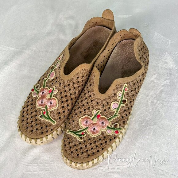 Ilse Jacobsen Perforated Tulip Slip-On Shoes Floral Appliqué EU 41 US 10.5-11 - Picture 11 of 11